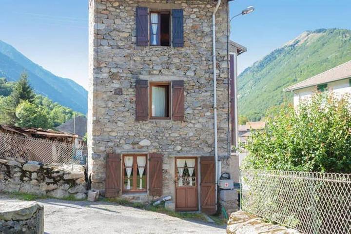 Ferme pour 2 personnes, avec vue dans l' Ariège