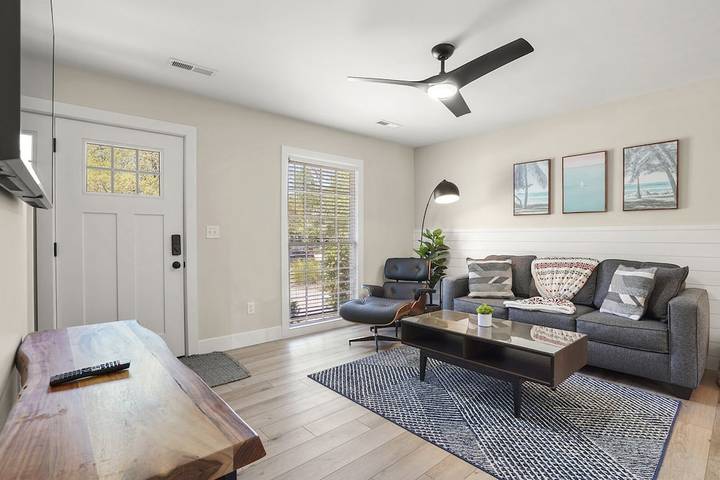 Vacation rental for 8 people, with yard and terrace in Mount Pleasant