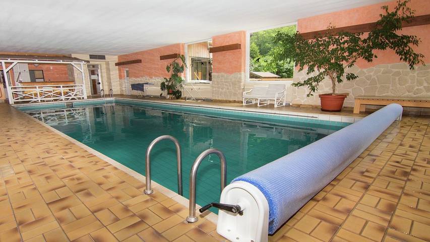 Ferienwohnung für 4 Personen, mit Sauna und Balkon sowie Garten und Pool in Ruhpolding