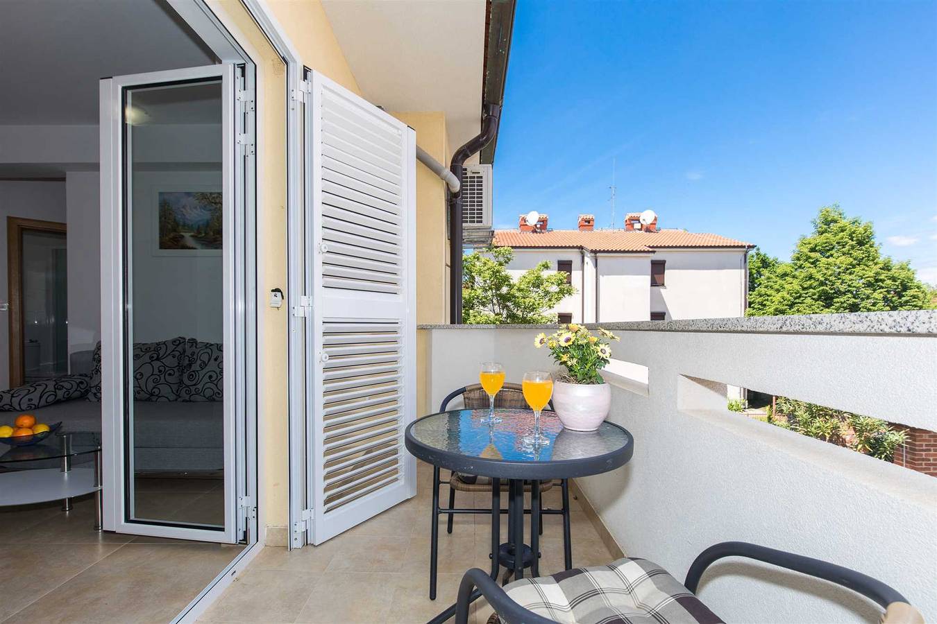 Entire apartment, Apartment Nino 3 on the first floor in Malinska-Dubašnica, Krk