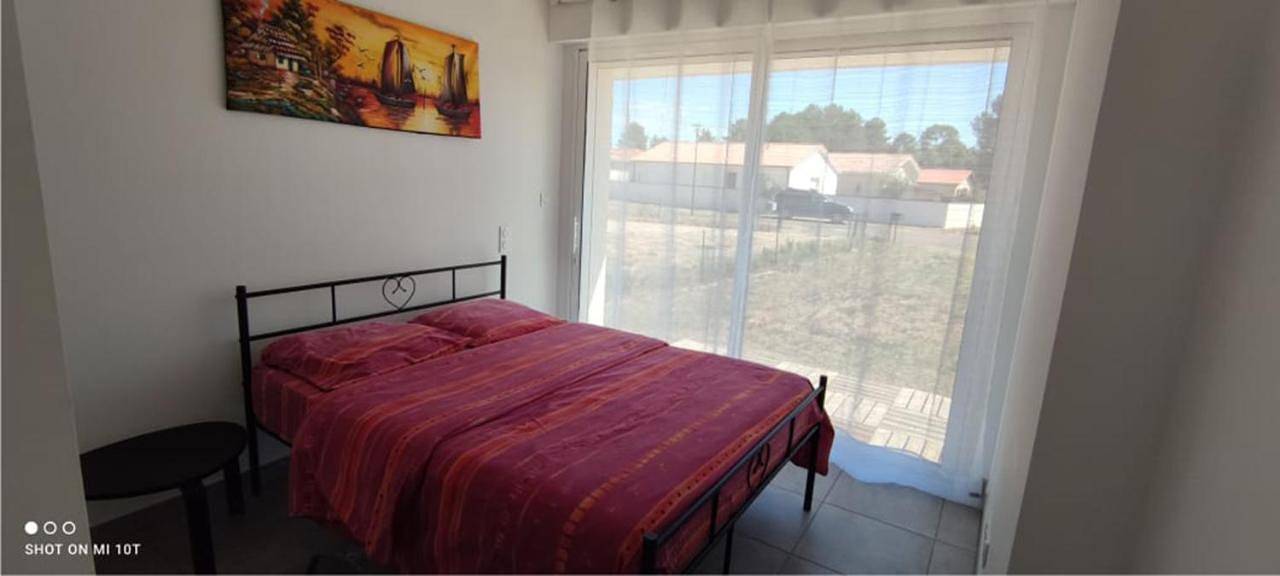 Appartement entier, Double Room with Private Bathroom in Onesse-Laharie, Landes