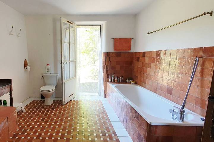 Gîte pour 15 personnes, avec Jardin à Bras-d'Asse - 2