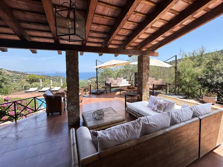 Casa de huéspedes para 9 personas, con jacuzzi además de jardín y terraza en Provincia de Gerona