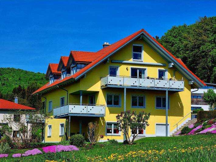 Ferienwohnung für 4 Personen, mit Balkon und Balkon/Terrasse sowie Terrasse und Garten in Waldmünchen - 2