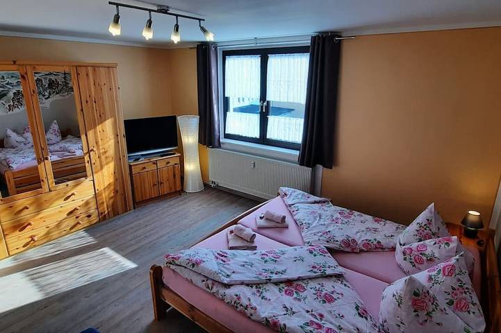 Ferienwohnung für 9 Personen, mit Garten und Pool sowie Balkon, mit Haustier in Rathmannsdorf - 2