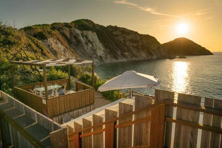 Camping voor 3 personen, met Terras en Tuin op Elba