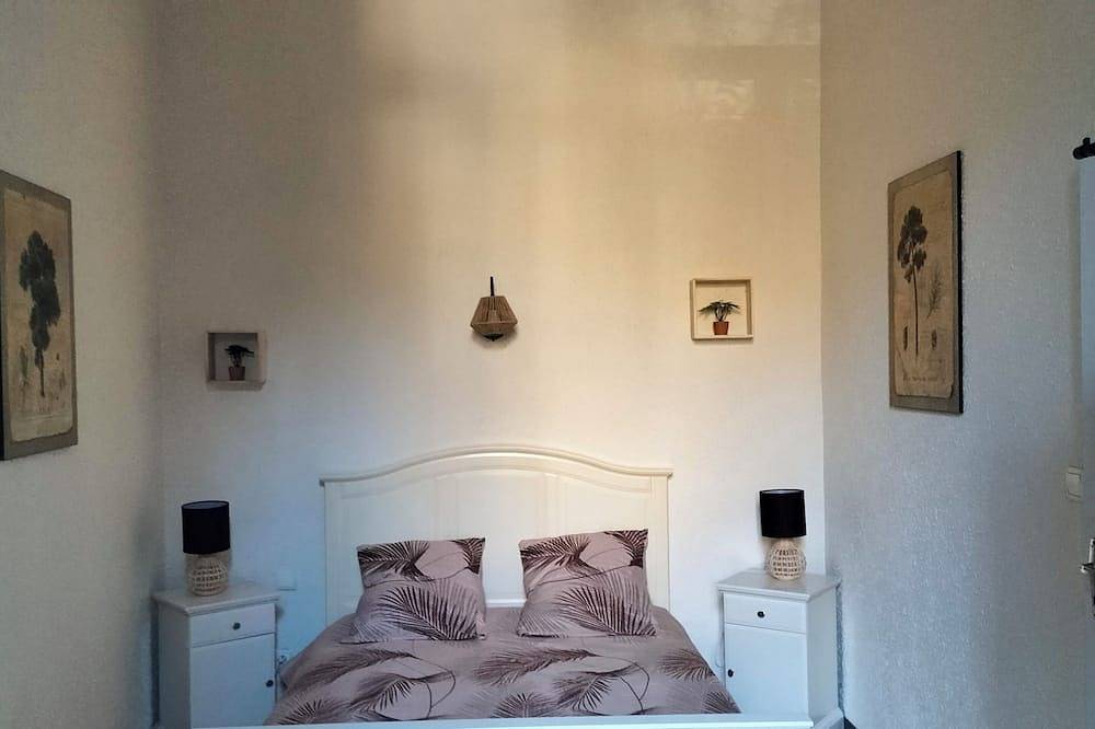 Appartement entier, Appartement le petit paradis ou les animaux de compagnie sont acceptés :) in Saint-Pons-de-Thomières, Région de Béziers