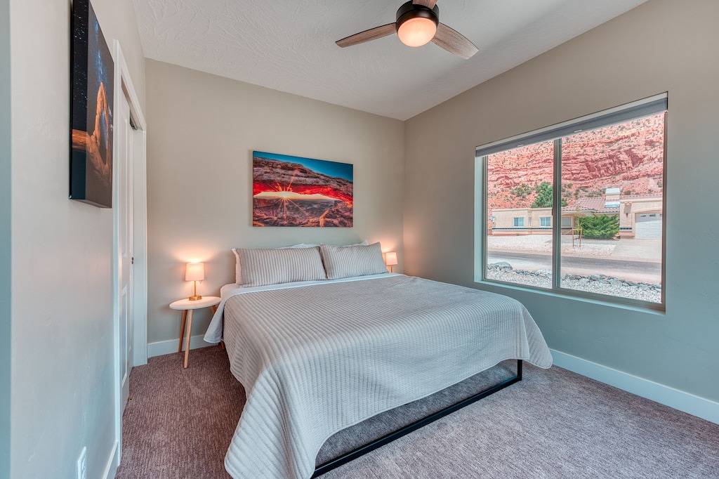 4Br (3 King beds), Game Room, Views, Murals, Steps to Hiking in Kanab, Grand Staircase Escalante National Monument