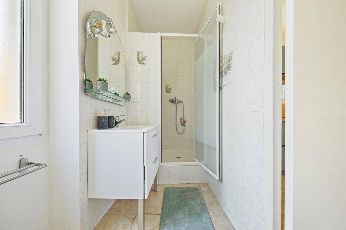 Appartement entier, One-Bedroom Apartment in Hyeres, Parc national de Port-Cros