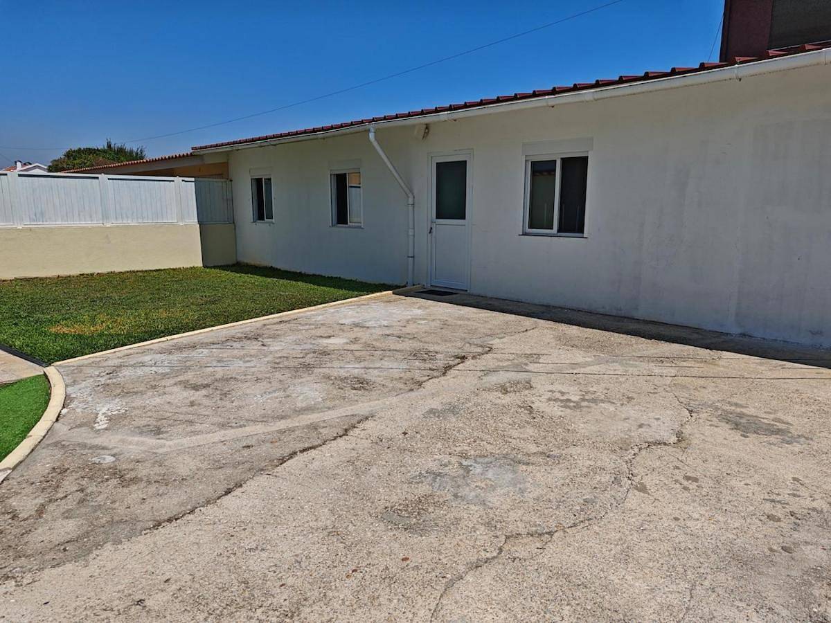 Guesthouse Relax & Pool in Esmoriz, Distrito de Aveiro