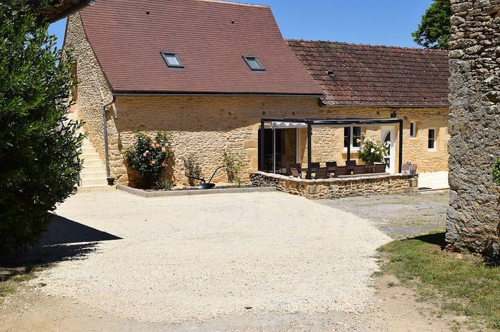 Location de vacances pour 10 personnes à Thonac