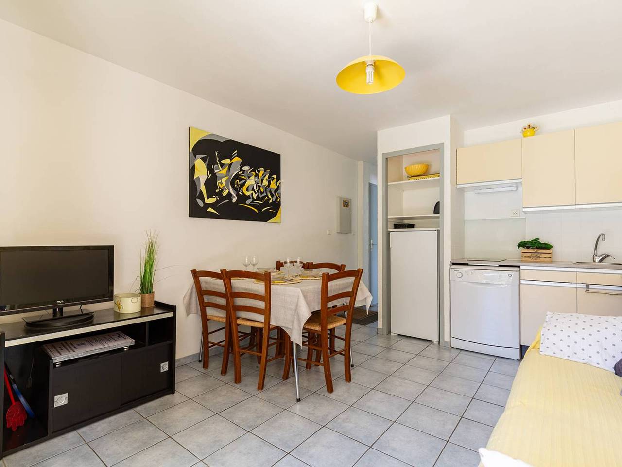 Ganze Wohnung, Gemütliche Ferienwohnung für 4 Personen im Herzen von Saint Lary mit Südbalkon und privatem Parkplatz in Saint-Lary-Soulan, Nationalpark Pyrenäen