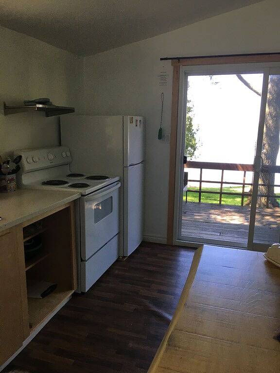 Cottage rentals for 6 people, with terrace in Lake Ontario (Canada)