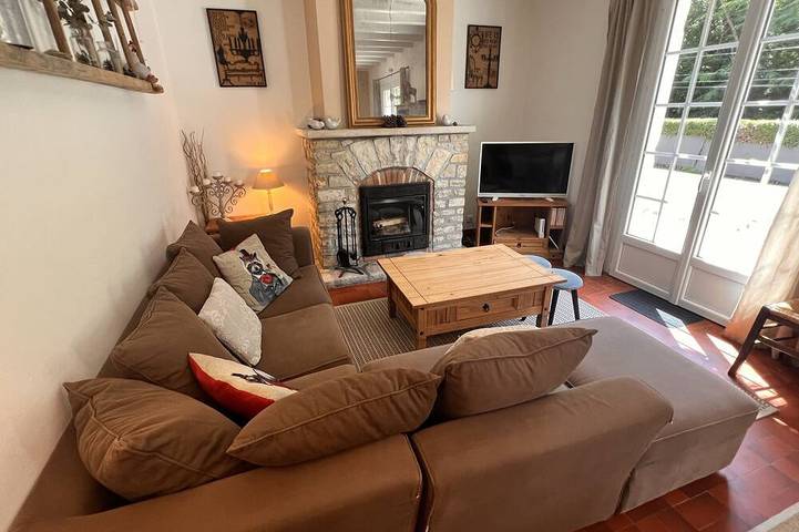 Location de vacances pour 9 personnes, avec jardin à Vieux-Mareuil - 3