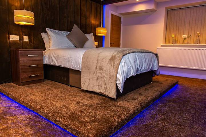 Ganze Wohnung, Apartment-Executive-Eigenes Badezimmer-Jacuzzi - Apartment 1 in Bradford, Westliches Yorkshire