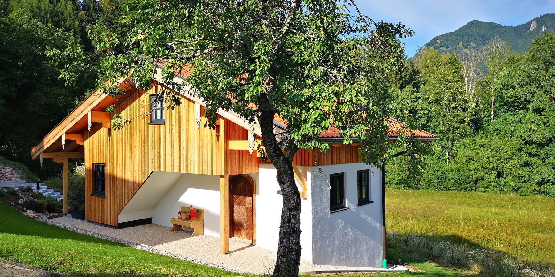 Alpenchalet-Chiemgau - Chalet 80qm für 1-2 Personen mit Wohn- und Küchenbereich, Schlafzimmer, Bad, extra Wc in Marquartstein, Bayerische Alpen
