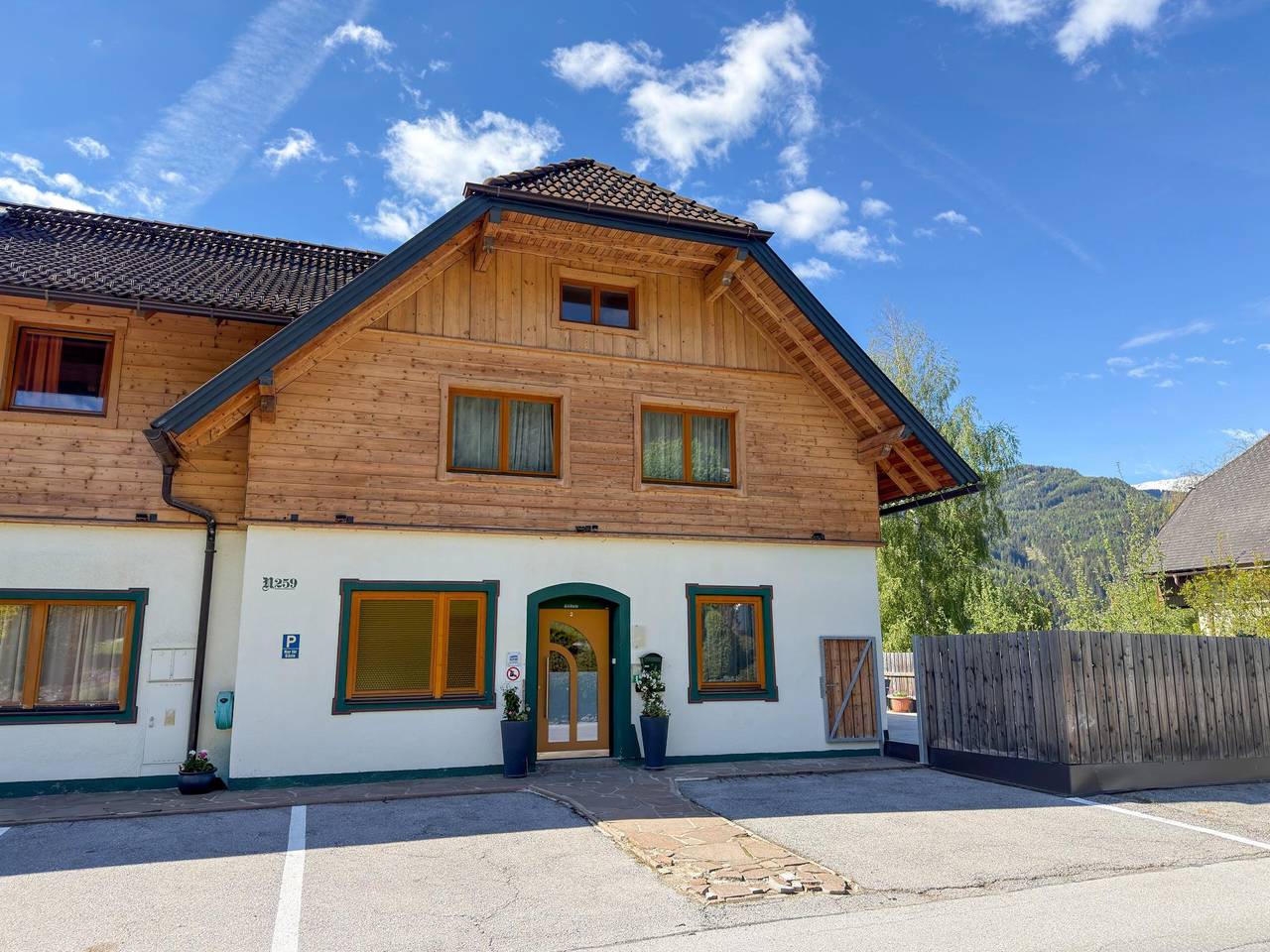 Ganze Wohnung, Alpen-Apartment mit Wintergarten und Bergblick in Sankt Michael im Lungau, Bundesland Salzburg