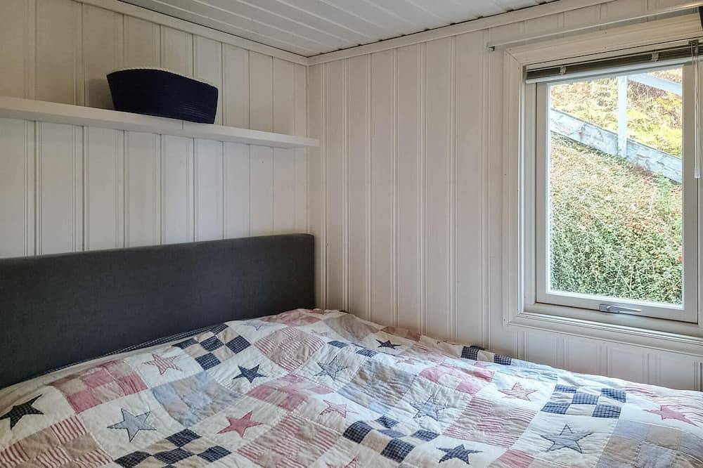 Amazing home in Omastrand with Wifi in Hardangerfjord