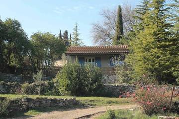 Gîte pour 2 personnes, avec vue ainsi que terrasse et jardin à Bédarieux