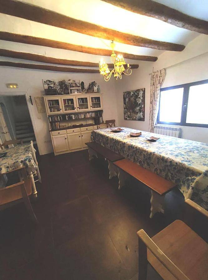 Casa de vacaciones para 19 personas, con piscina para niños y jardín además de piscina y vistas, Se admiten mascotas en Campo de Belchite - 4