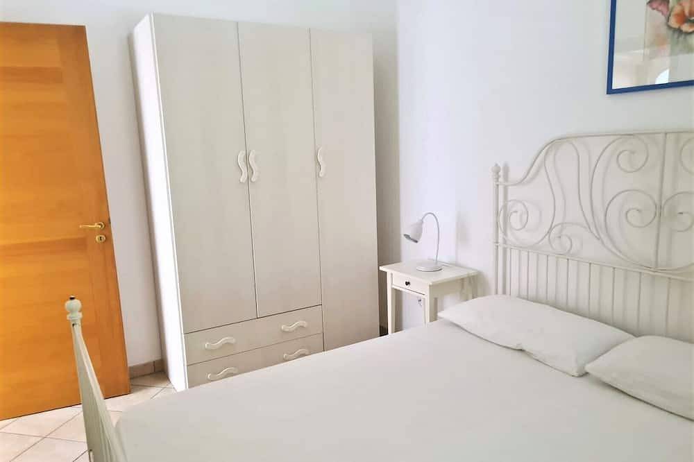 Torre Mozza - M. di Ugento, near a sandy beach, 2 verandas and parking space in Torre Mozza (Salento), Gulf of Taranto