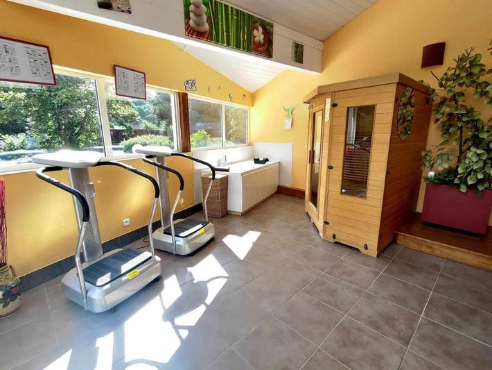 Location de vacances pour 4 personnes, avec jacuzzi ainsi que sauna et jardin à Saint-Sauves-d'Auvergne - 3