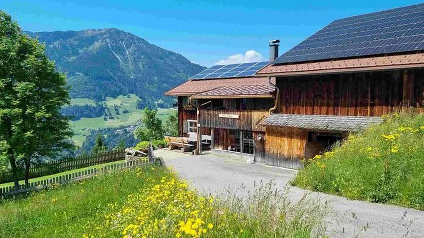 Ferienhaus für 16 Personen, mit Garten