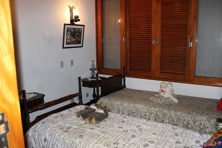 Casas e apartamentos de temporada para 10 pessoas, com jardim e jacuzzi e ainda balcão em Teresópolis