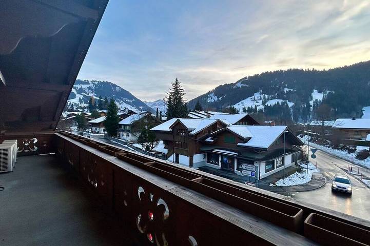 Villa für 15 Personen, mit Balkon in Saanen