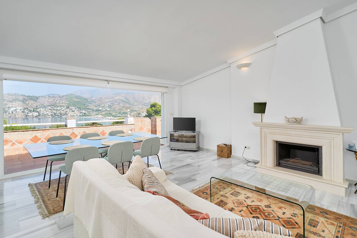 Villa 'Bahía Azul' con vistas al mar, Wi-Fi y aire acondicionado in La Herradura, Almuñecar
