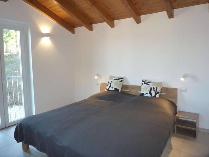Entire apartment, Apartment 'Casa Delle Palme' with Lake View, Balcony and Wi-Fi in Castello Valtravaglia, Castelveccana