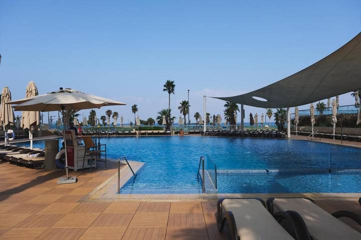 Hôtel pour 2 personnes, avec balcon et piscine à Tel Aviv