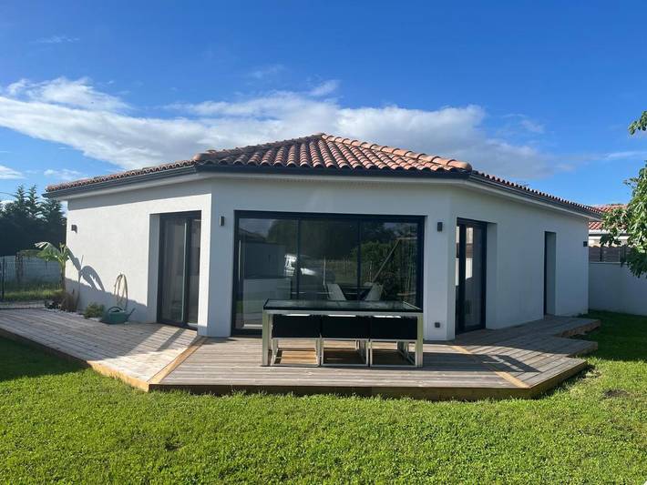 Location de vacances pour 6 personnes, avec jardin et terrasse à Ambarès-et-Lagrave - 4