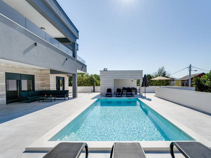 Ferienhaus für 10 Personen, mit Pool und Garten - 1