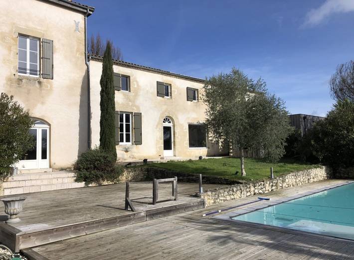Gîte pour 14 personnes, avec piscine ainsi que jardin et terrasse à Mazères (Gironde)