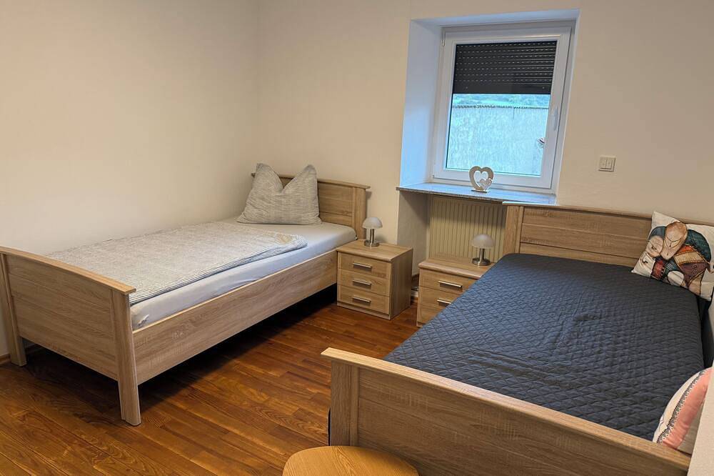 Neu ! \ngemütliches Ferienhaus in der Süd Eifel mit Garten und Stellplätze in Irrel, Eifelkreis Bitburg-Prüm