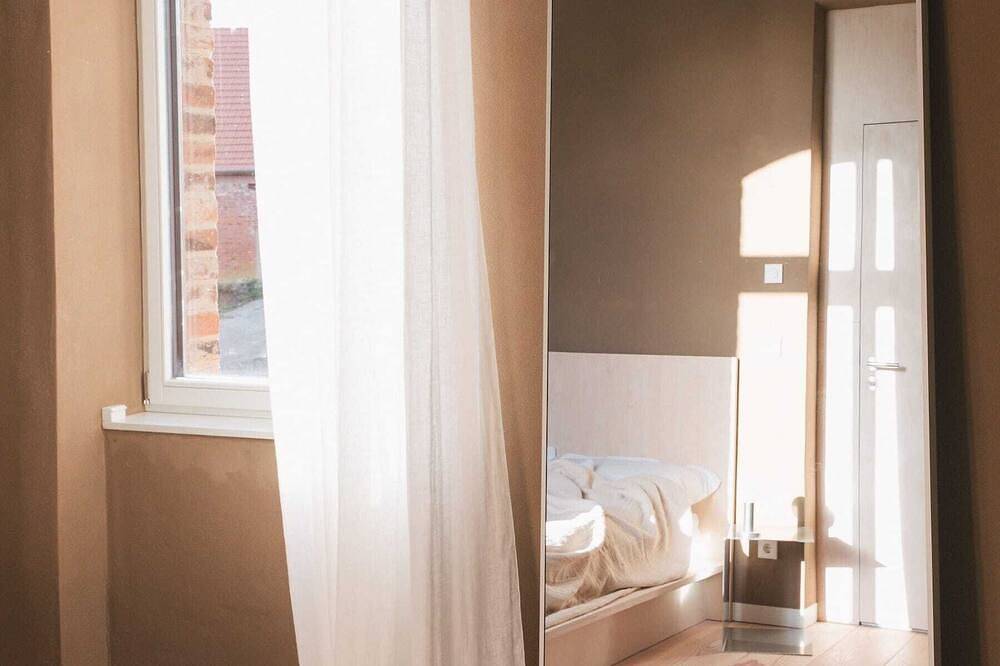 Ganze Wohnung, Hochparterre West: Kaminofen, Westbalkon und Kücheninsel in Werben (Elbe), Westhavelland