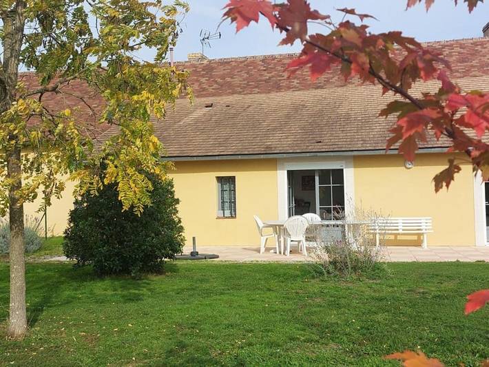 Location de vacances pour 14 personnes, avec terrasse et jardin à Saint-Georges-du-Bois (Sarthe)