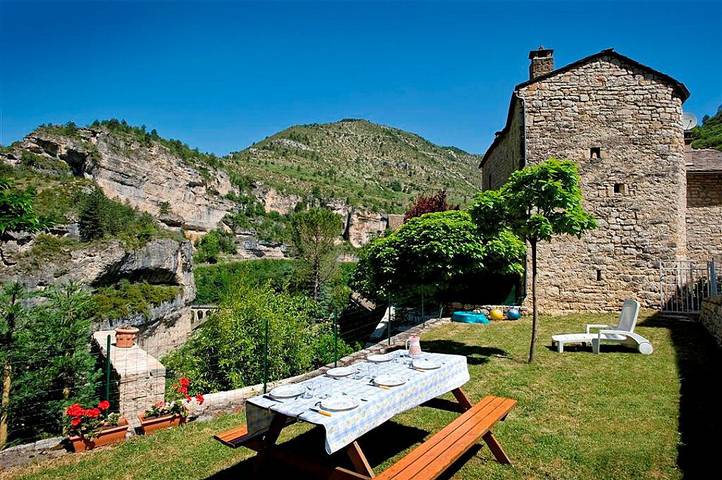 Gîte pour 4 personnes, avec terrasse et jardin, animaux acceptés dans Lozère - 4