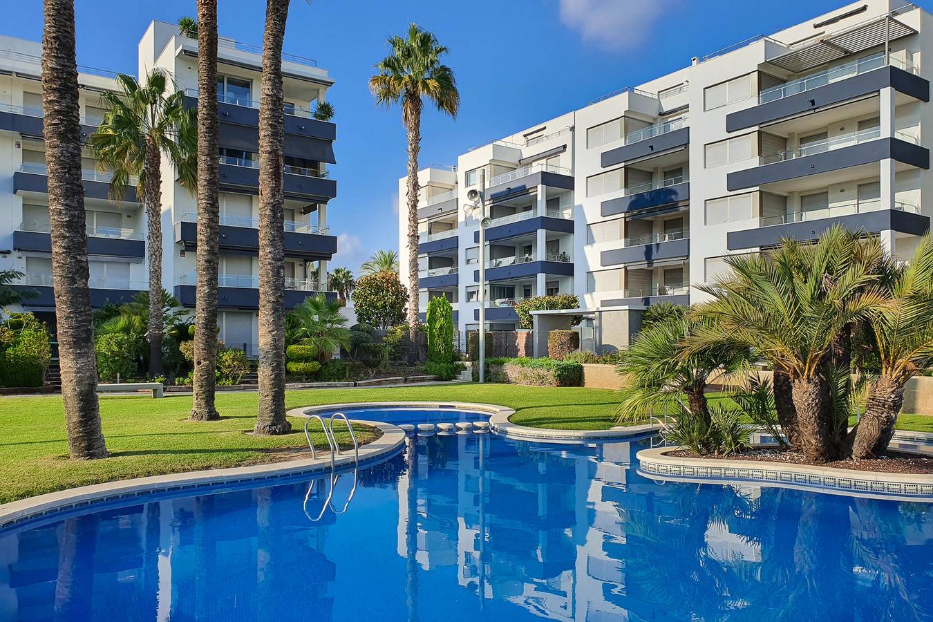 Apartamento entero, At119 Nova Torredembarra: Apartamento con piscina comunitaria a 250m de la playa in Torredembarra, Costa Dorada