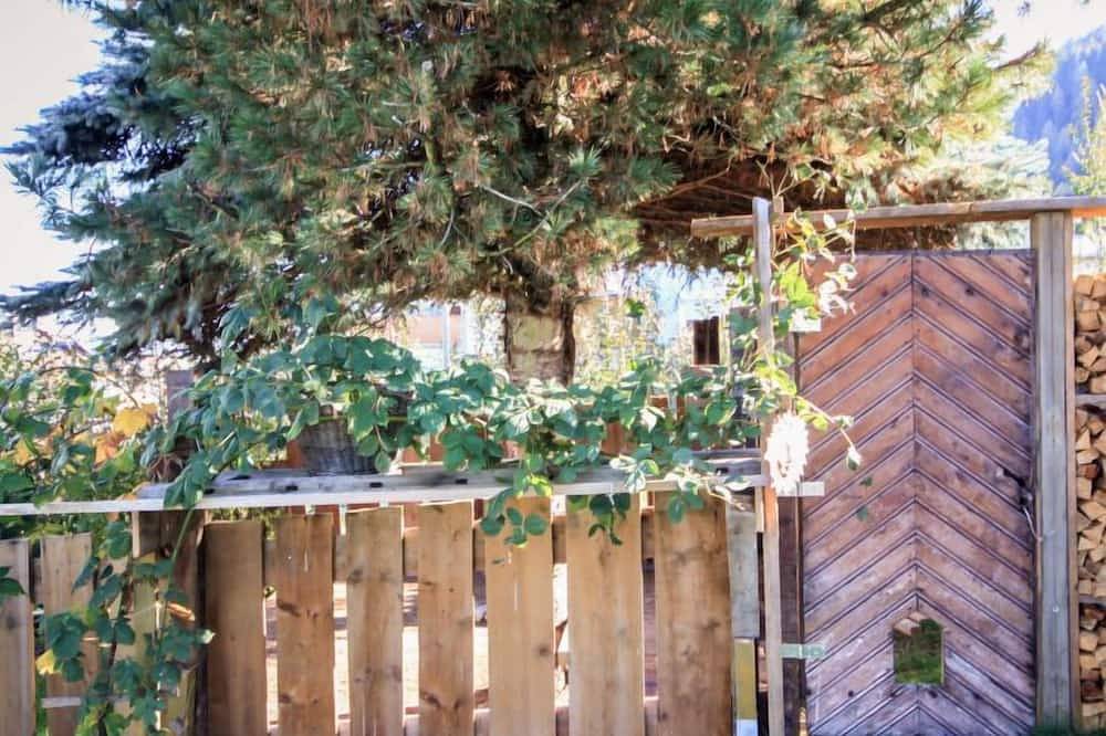Ganze Wohnung, Garten Appartement by Interhome in Axams, Sellraintal