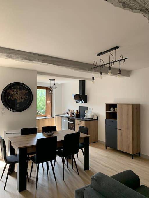 Location de vacances pour 6 personnes, avec terrasse à Montours