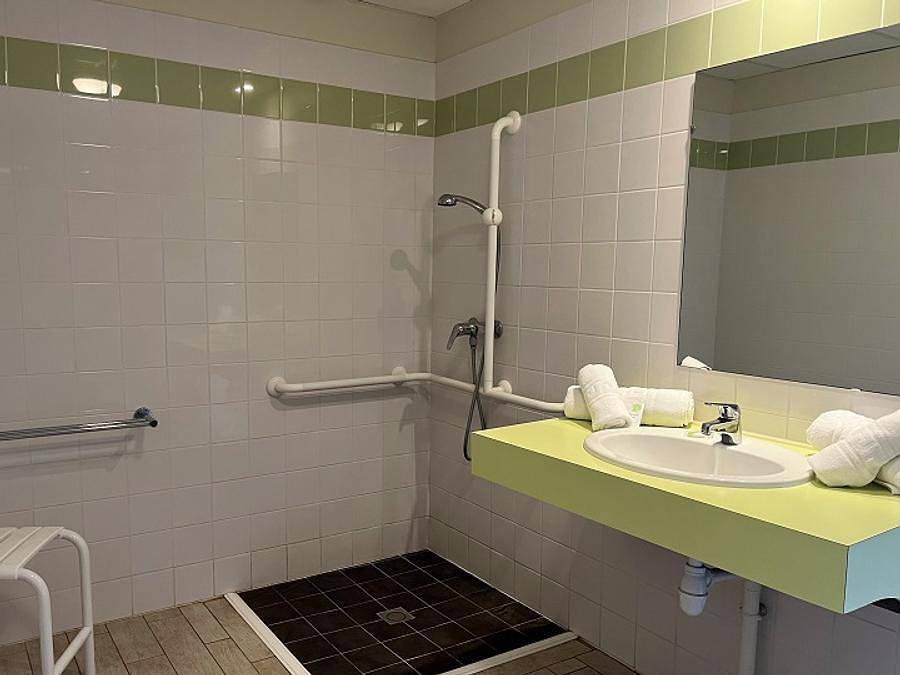 Camping Le Village loisirs de Goule - Zimmer 2 personen - Doppelzimmer in Bessais-le-Fromental, Saint-Amand-Montrond