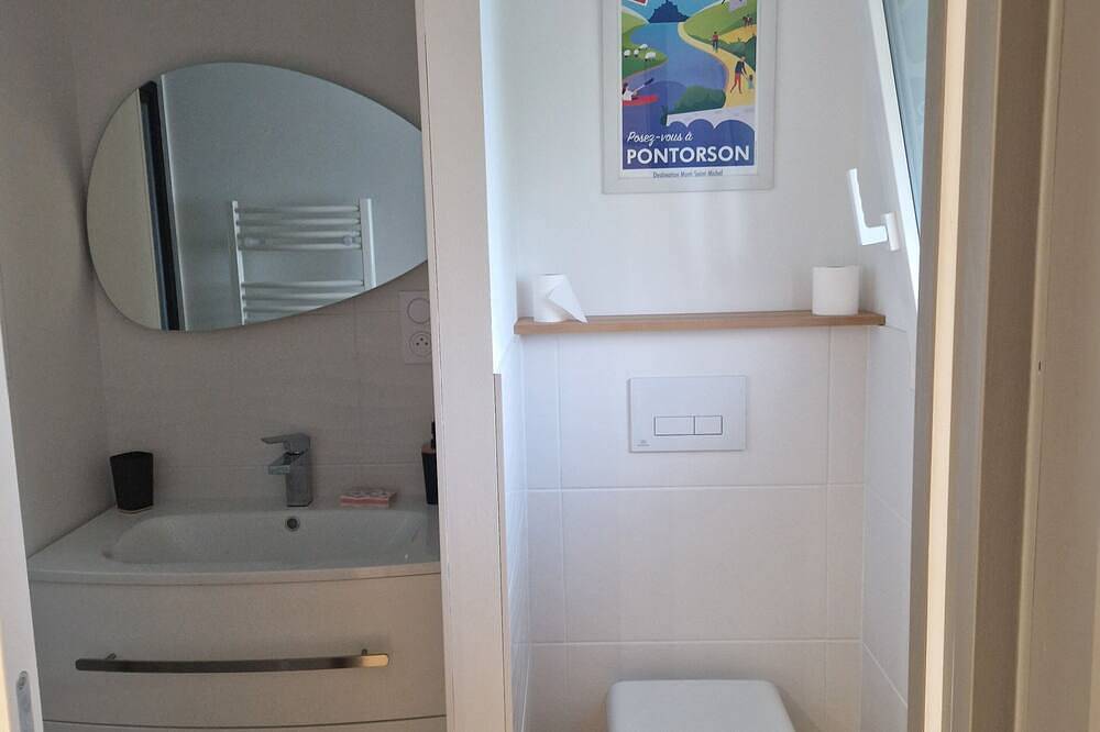 10 minutes from Mont Saint Michel: small new house. in Pontorson, Avranches region