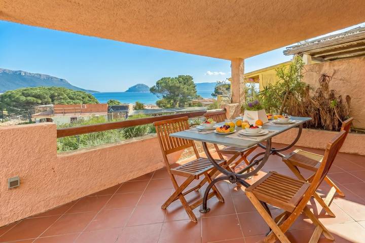 Ferienwohnung für 6 Personen, mit Meerblick und Terrasse sowie Kinderpool in Golfo Aranci