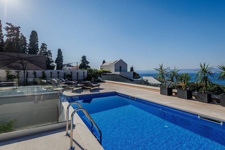 Villa pour 10 personnes, avec jardin ainsi que piscine et balcon à Sutivan - 2