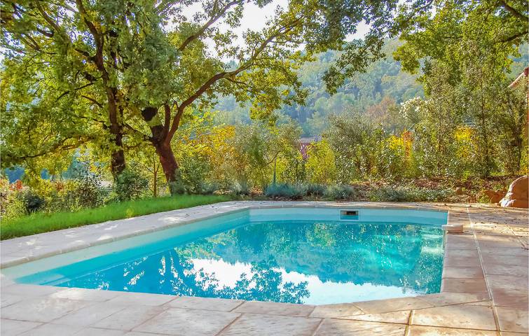 Location de vacances pour 8 personnes, avec terrasse et piscine à Callian - 3