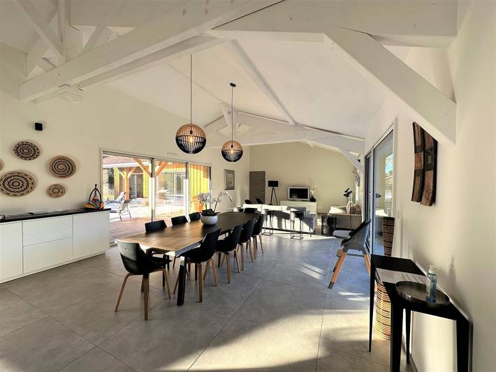 Gîte pour 8 personnes, avec terrasse ainsi que piscine et jardin à Vielle-Saint-Girons - 4