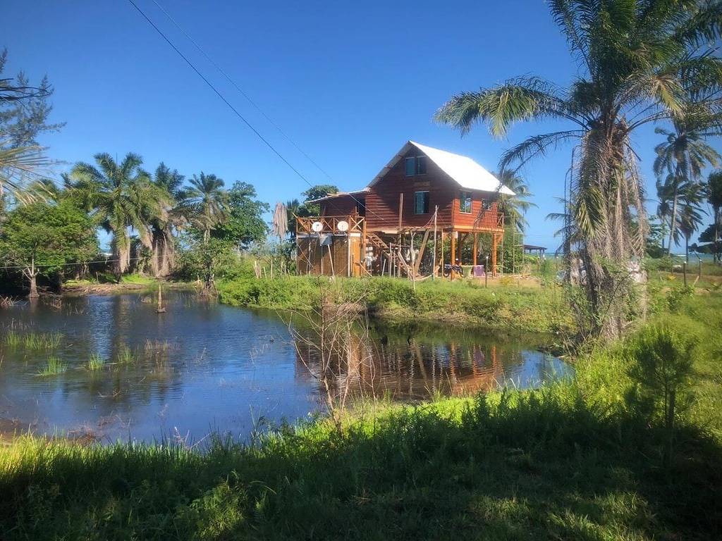 Chalet Praia dos Garcez, 50 meters from the sea in Recôncavo Baiano