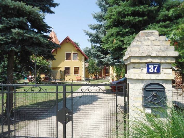 Maison d’hôte pour 6 personnes, avec jardin dans Палић